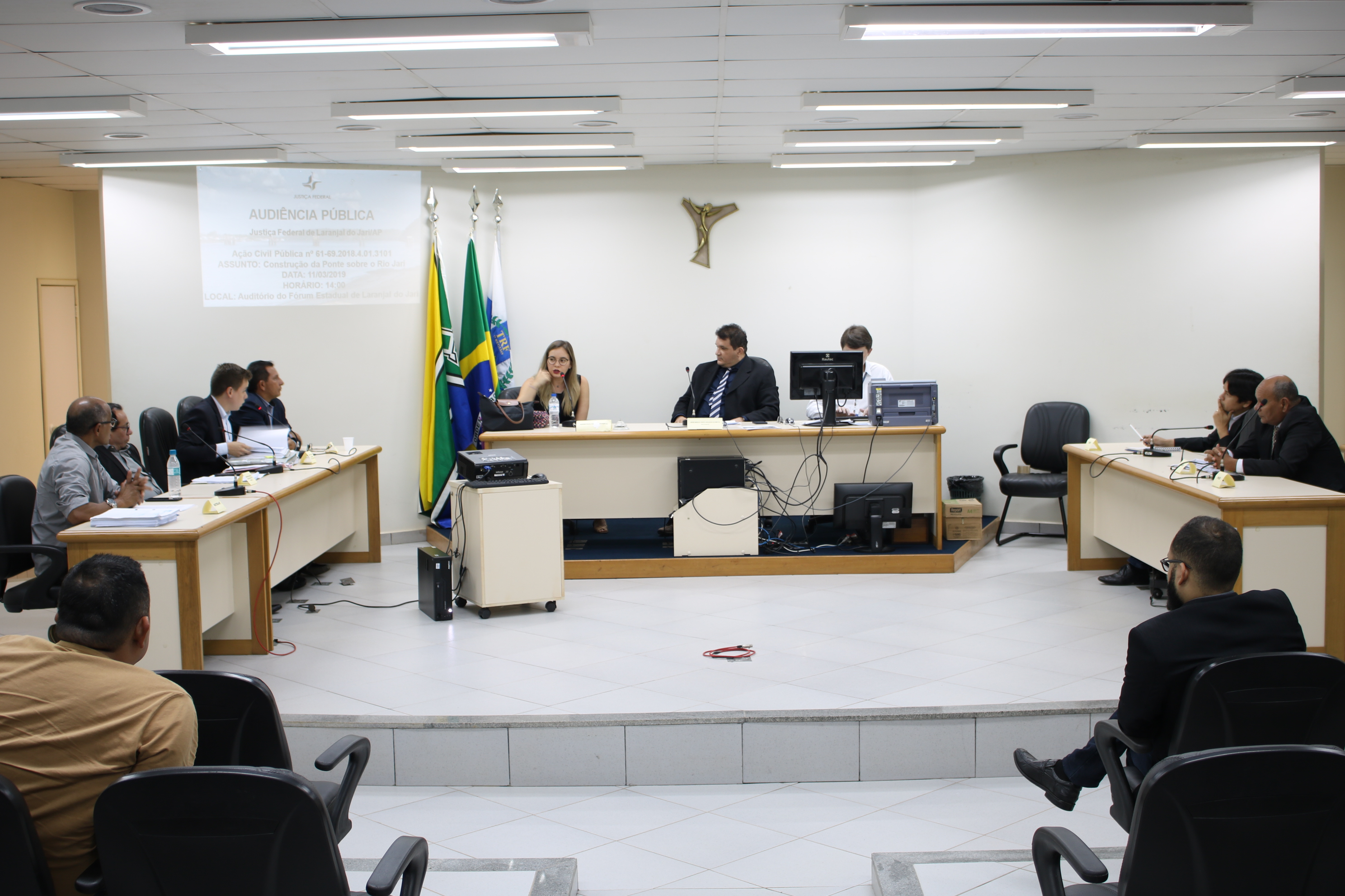 Prefeito em exercício participa de audiência pública sobre a ponte do Rio Jari.